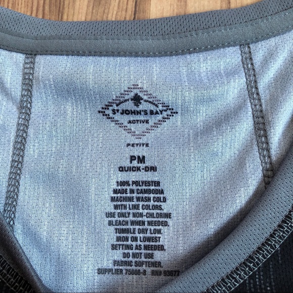 NWOT St. John’s Bay Shirt Active Petite Medium - Picture 3 of 12